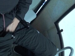 Brunette Teen Masturbate in Ski Lift - Jeune Brune se touche au ski Thumb