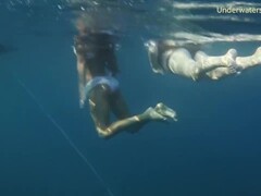 Hotties naked alone in the sea Thumb