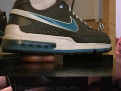 servilejerome's balls trampled in box (55 minutes! 2 cams) by sneakers feet Thumb