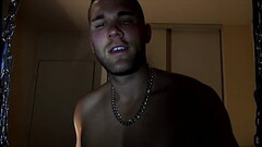 Bonne salope black bais&eacute_e hard par Jordan Fox sur un sling | Gaysight.com Thumb