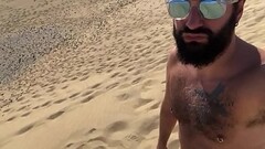 Paja en publico en las dunas de Maspalomas Thumb
