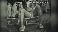 Garotas ficam seminuas em v&iacute_deo gravado por um amigo Thumb